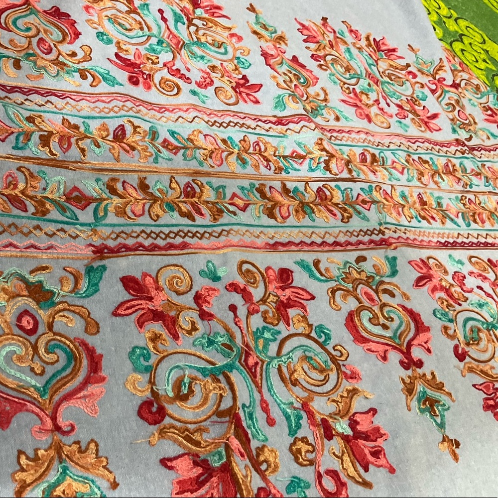 Umgee Chambray Embroidered Kaftan Medium Large - Picture 2 of 7